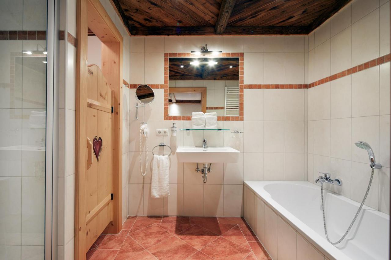 Almdorf Flachau - Luxus Hüttenurlaub Exterior foto